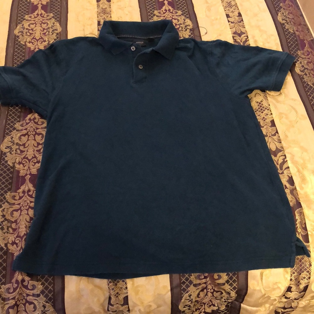 Men’s collar button shirt